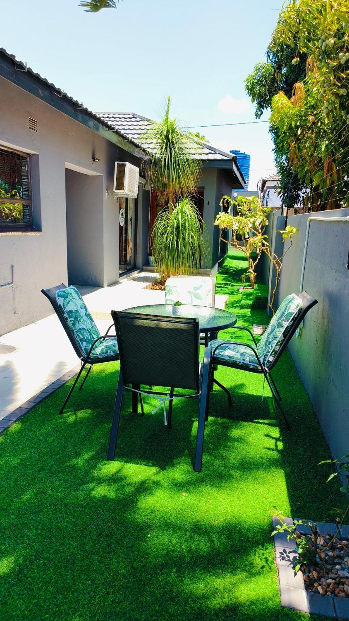 The Greenary Guest House And Restaurant Тохоянду Екстериор снимка